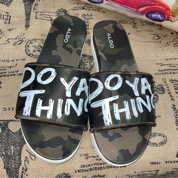 Aldo Do Ya Thing Camo Slide Size 8

Excellent Condition - Picture 6 of 11